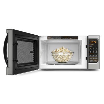 Foto-frontal-do-micro-ondas-Continental-prata-modelo-MC34S-com-a-porta-aberta.-Dentro-dele-ha-um-pote-de-vidro-com-pipoca.