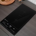 Cooktop_Domino_Electrolux_2_zonas_de_inducao_preto_IC30_Frente3