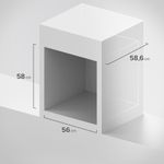 Foto lateral do espaço para embutir o forno elétrico da Continental preto, modelo OC8EP. Na lateral esquerda, há uma linha referencial de medidas que marca o lado de dentro do móvel, que tem 58 centímetros de altura, 58,6 centímetros de profundidade e 56 centímetros de largura.