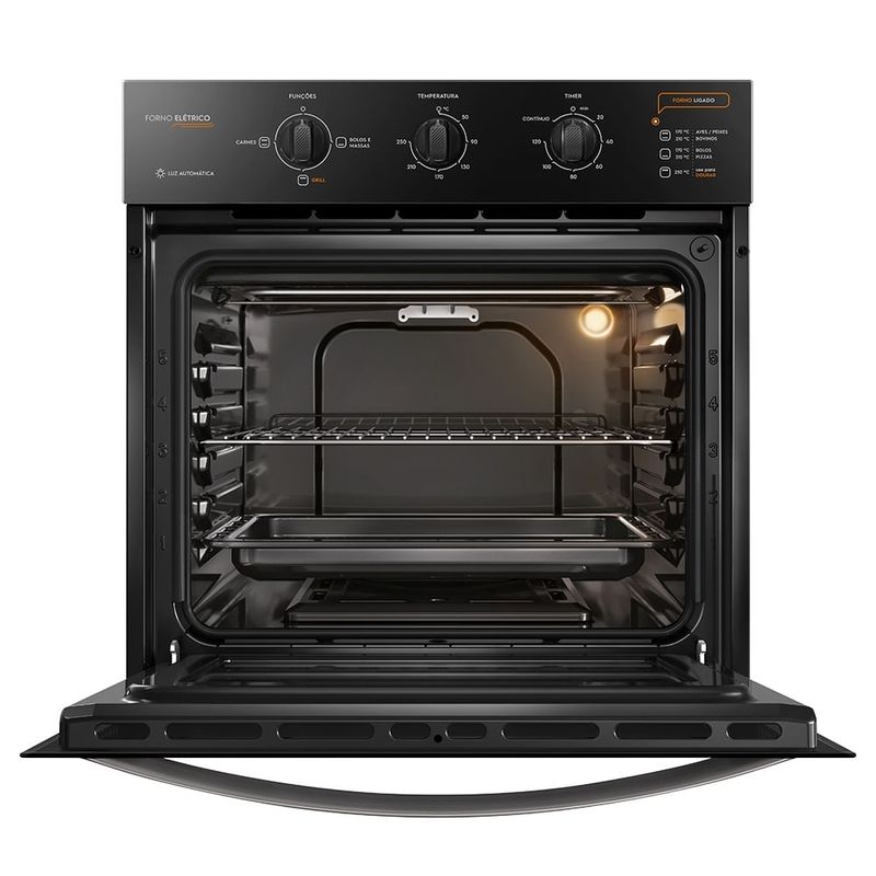 Foto frontal do forno elétrico de embutir da Continental com grill e timer, na cor preta, modelo OC8EP, com a porta aberta. Ele tem uma prateleira removível e regulável em cinco alturas diferentes, e uma bandeja coletora de gordura.