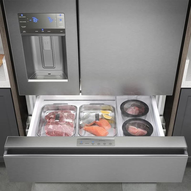 Refrigerator_DM91X_FlexiSpace_Meat_Fish_Electrolux_English_1000x1000_detalhe4