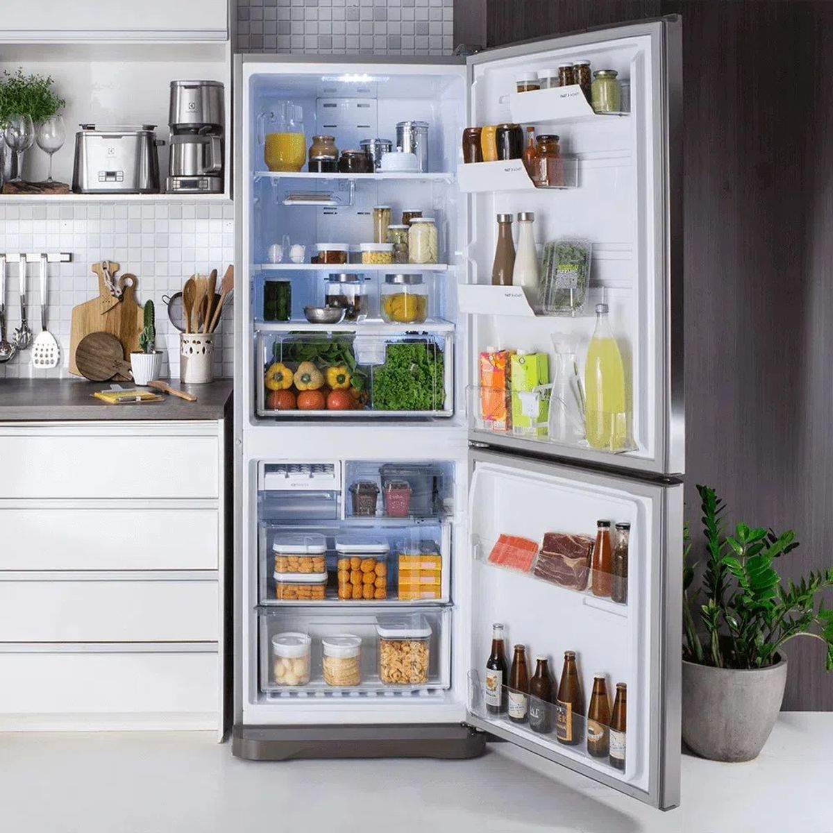 geladeira-refrigerador-electrolux-frost-free-454-litros-bottom-freezer-DB53X_toda-aberto_detalhe14