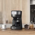Coffee_Machine_ECM25_Kitchen_Electrolux_1000x1000-detalhe5