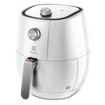 AirFryer_EAF11_Perspective_Electrolux_portuguese