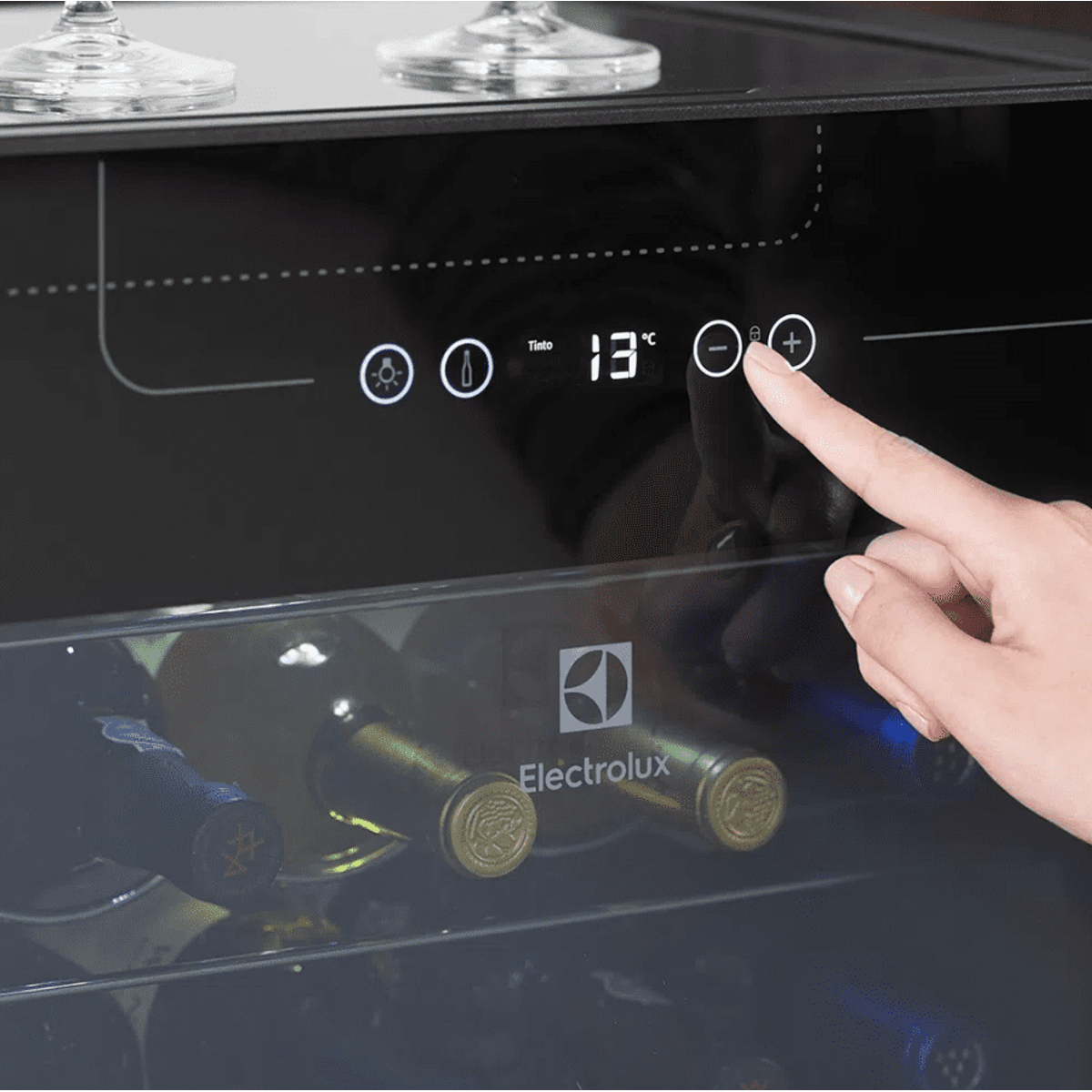 WineCooler_ACS24_Electrolux_Detalhe9