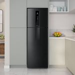 3a_3a_Refrigerator_IF43B_Environment_Square_Electrolux_Portuguese-1000x1000-12