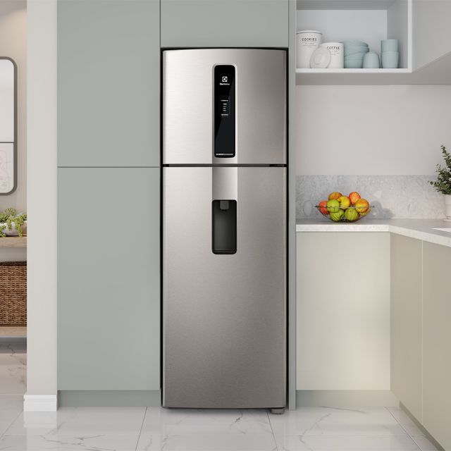 Geladeira Electrolux Frost Free Duplex Efficient com Autosense