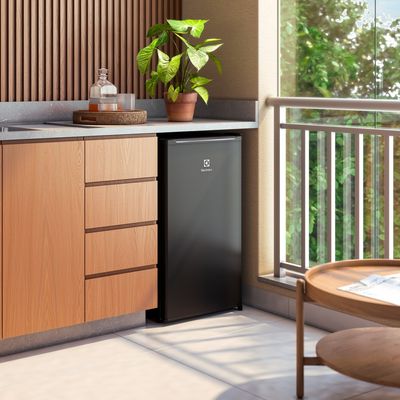 Minibar_EM90B_Kitchensquare_Electrolux_Portuguese-1000x1000