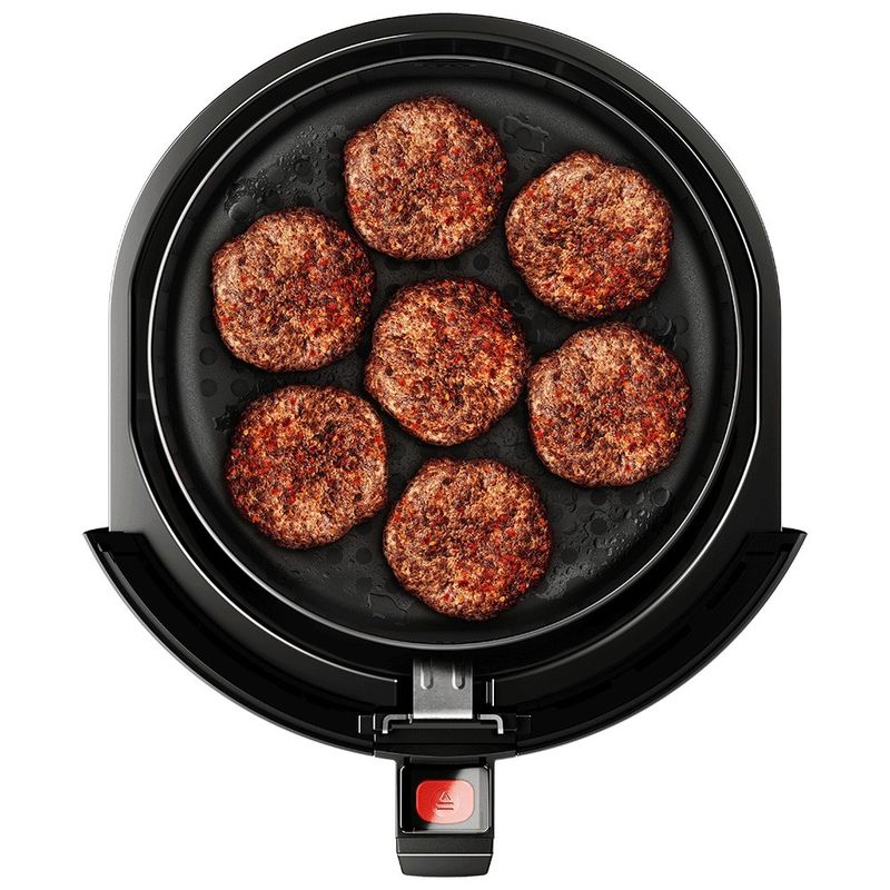 Airfryer_EAF10_BasketTopView_Burger_Site_Electrolux_portuguese-1000x1000