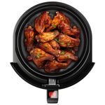 Airfryer_EAF10_BasketTopView_Chicken_Site_Electrolux_portuguese-1000x1000