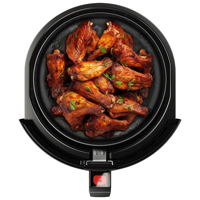 Airfryer_EAF10_BasketTopView_Chicken_Site_Electrolux_portuguese-1000x1000