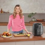 Airfryer_EAF50_RitaLobo_B_Electrolux_Portuguese_1000x1000-1000x1000