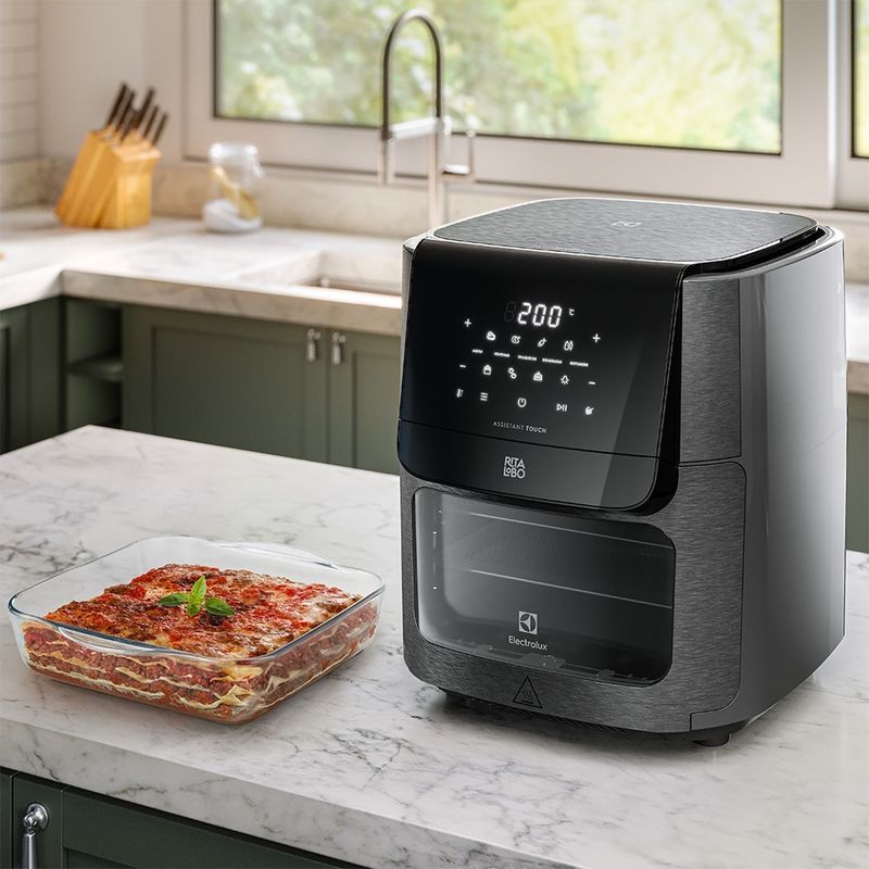 Airfryer_EAF90_Kitchen_Square_Electrolux_Portuguese-1000x1000