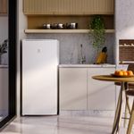 Refrigerator_Faraday_FEI19_Enviroment_Square_Electrolux_Portuguese-4500x4500