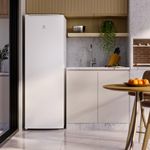 Refrigerator_Faraday_FEI27_Enviroment_Square_Electrolux_Portuguese-4500x4500