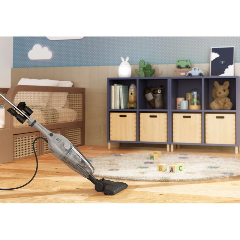 Vacuum_Cleaner_STK16_KidsBedroom_Electrolux-1000x1000.jpg