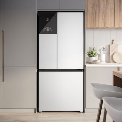 Refrigerator_IM8_Environment_Square_Electrolux_Portuguese