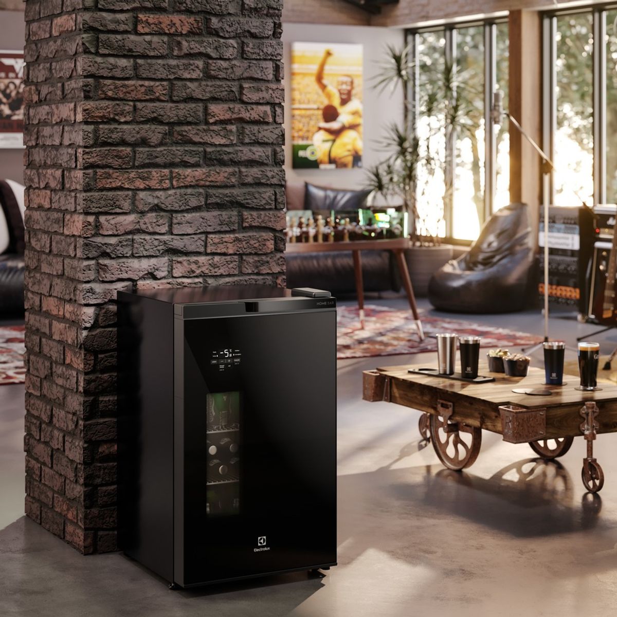 EB100_ENVIRONMENT_MAN_CAVE_Square_ELECTROLUX_PORTUGUESE_REV03-1000x1000.jpg
