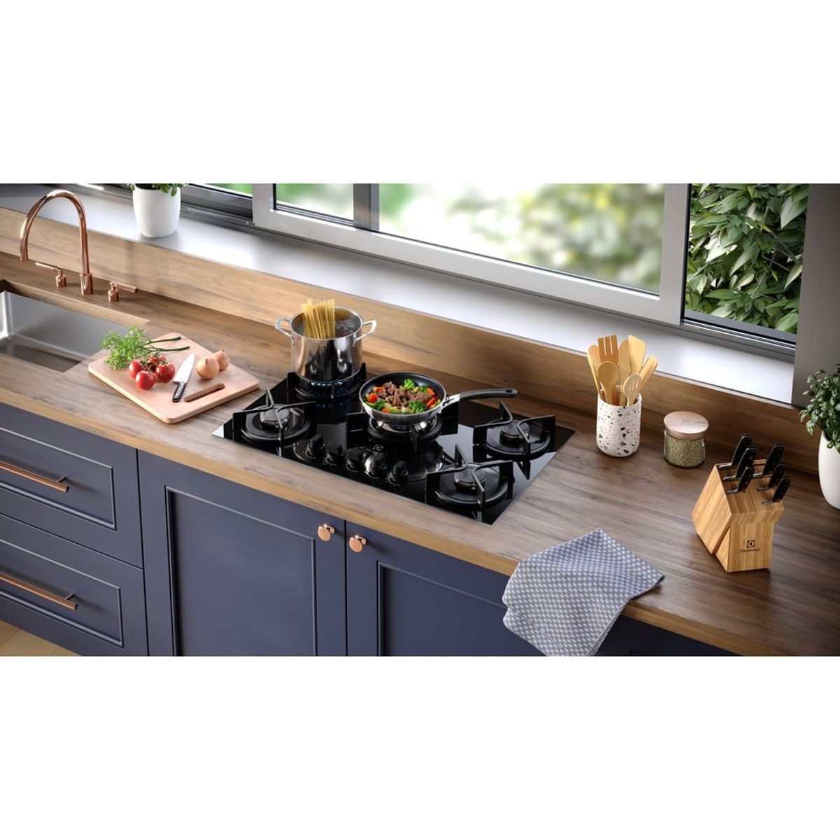 Cooktop_KE5GC_Environment_LifeStyle_Electrolux_Portuguese-1000x1000.jpg