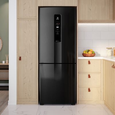 Refrigerator_IB7B_Environment_Square_Electrolux_Portuguese-4500x4500