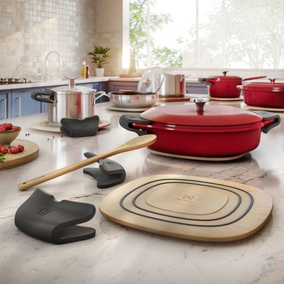 SiliconeHandle_PanPad_Ironpan_Square_Environment_Electrolux-1000x1000.raw