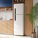 Refrigerator_TF44_Environment_Square_Electrolux_Portuguese-1000x1000_2