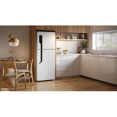 Refrigerator_TF70_Kitchen_Electrolux_Portuguese-1000x563.raw