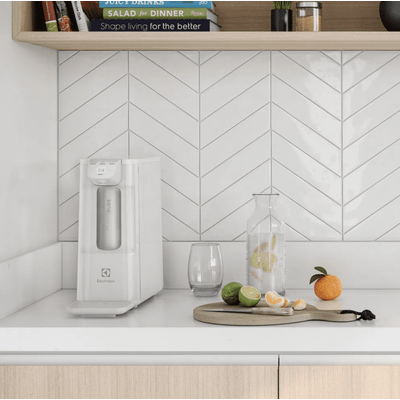 Water_Purifier_PE12B_Kitchen_Detail_Electrolux_Portuguese