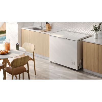 Freezer_HI330_Ambience_Electrolux_Portuguese-1000x562.raw