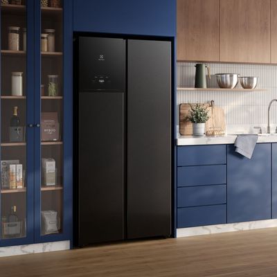 Refrigerator_ES40B_Environment_Square_Electrolux_Portuguese-1000x1000
