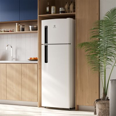 Refrigerator_TF38_Environment_Square_Electrolux_Portuguese-1000x1000.raw