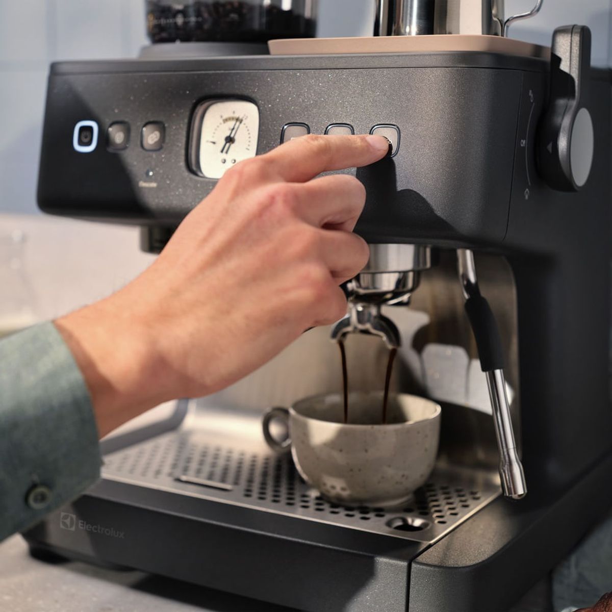 Maquina_Cafe_ECM90_Modo_uso_Electrolux_Portuguese_-1000x1000