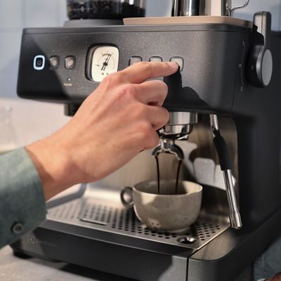 Maquina_Cafe_ECM90_Modo_uso_Electrolux_Portuguese_-1000x1000