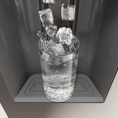 Refrigerator_IM9CS_Feature_Ice_e_Water_Electrolux_Portuguese-1000x1000