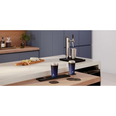 Draft_Bear_Feature_Cup_Holder_Electrolux_Portuguese_-1000x1000.jpg