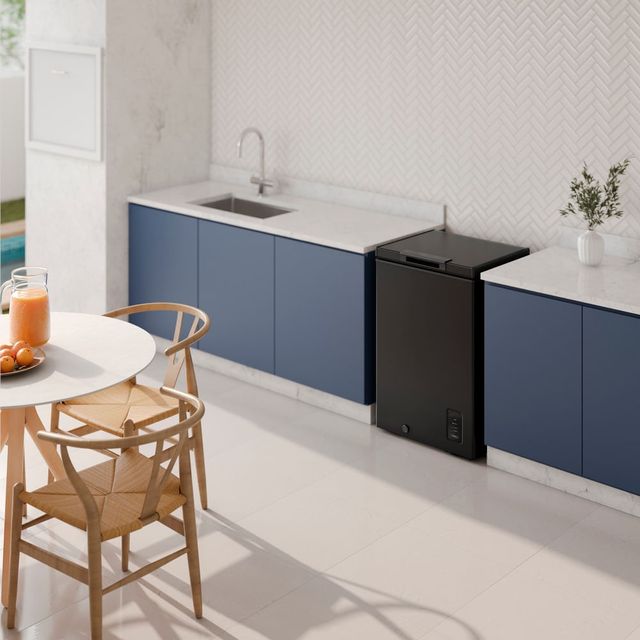 Freezer Horizontal Electrolux 95L Inverter Bivolt Uma Porta Preto