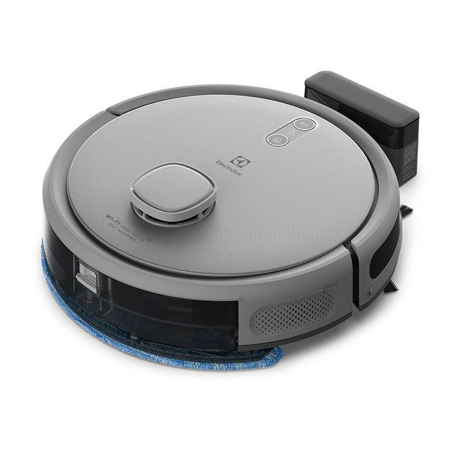 Electrolux ERB61 em destaque ao lado da base de recarga.