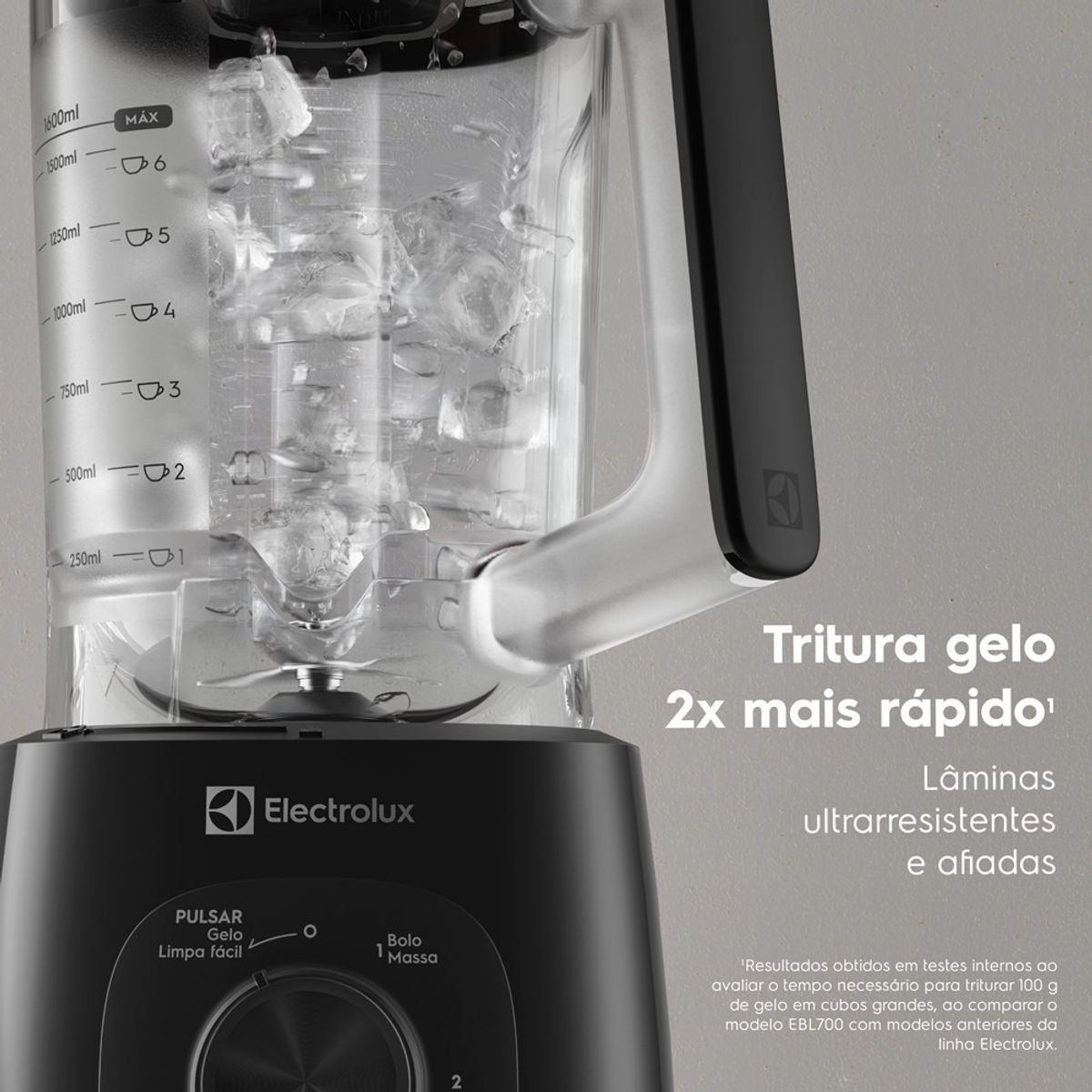 Blender_EBL700_IceCrushing_Electrolux-1000x1000
