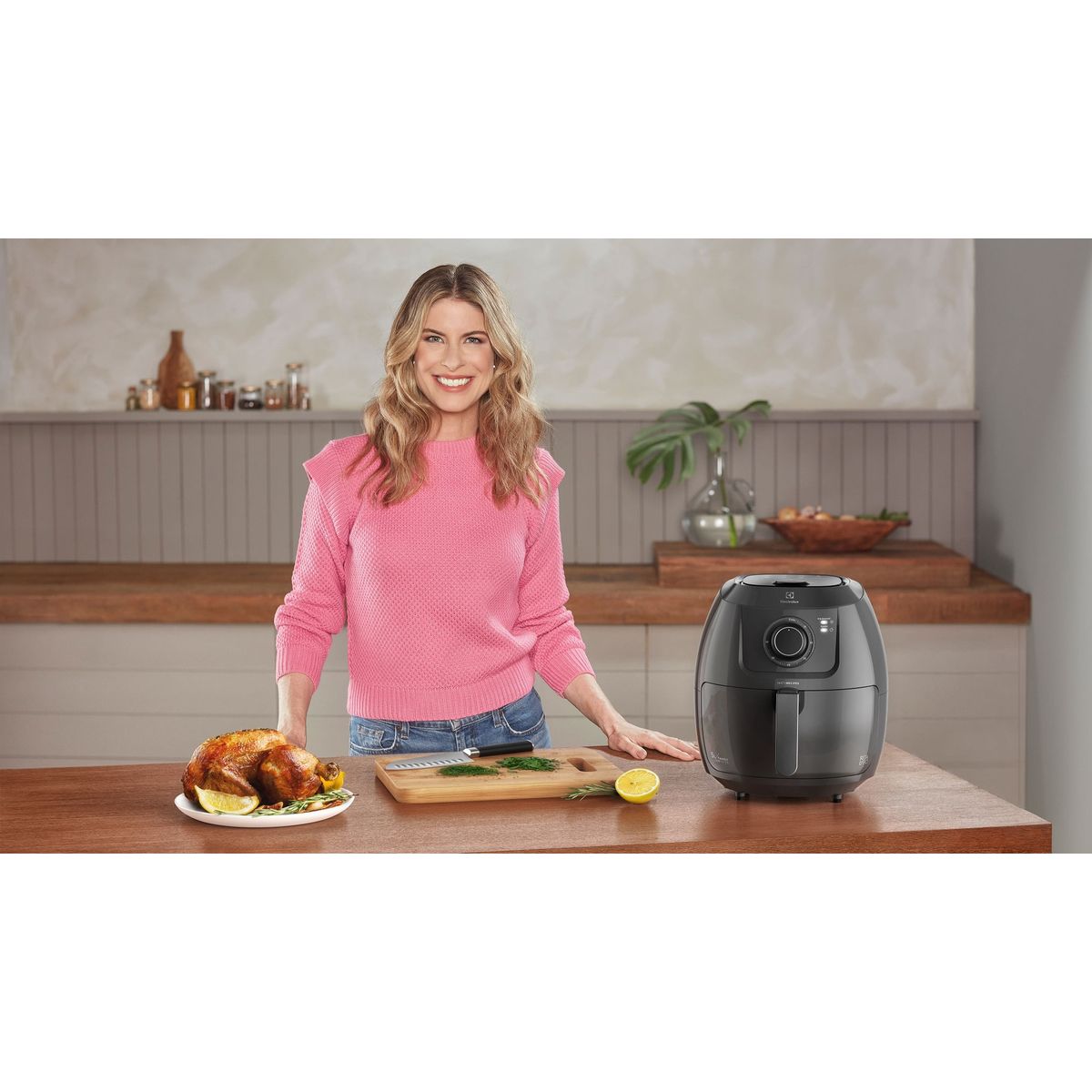 Airfryer_EAF50_RitaLobo_Electrolux_Portuguese